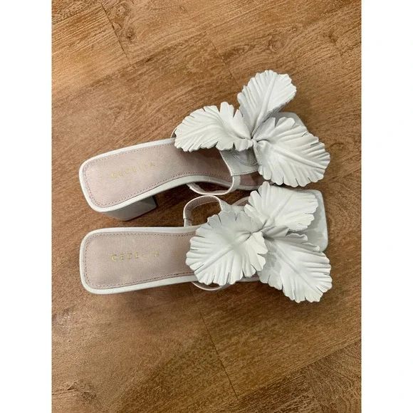 Cecelia New York White Leather Floral Block Heel Sandals Mules Size 7 Square Toe